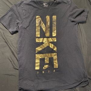 nike 1972 black and gold